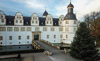 Die Realschule Schloß Neuhaus befindet sich im Neuhäuser Schloss. - Niklas Tüns Die Realschule Schloß Neuhaus befindet sich im Neuhäuser Schloss. - Niklas Tüns