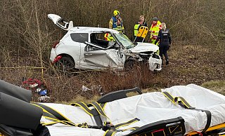 Für den 75-jähriger Fahrer dieses Autos kommt Anfang Februar an der der Landstraße 776 jede Hilfe zu spät. - Ralph Meyer Für den 75-jähriger Fahrer dieses Autos kommt Anfang Februar an der der Landstraße 776 jede Hilfe zu spät. - Ralph Meyer