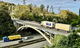 Die Brücke über die A2 verbindet Lämershagen mit dem Bielefelder Süden. - Peter Unger Die Brücke über die A2 verbindet Lämershagen mit dem Bielefelder Süden. - Peter Unger