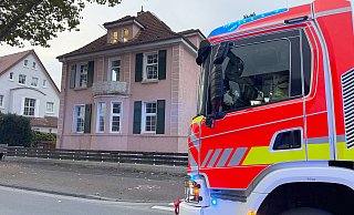 Statt des gemeldeten Kellerbrandes sahen sich die Paderborner Feuerwehrleute mit rauchendem Essen auf dem Herd konfrontiert. - Ralph Meyer Statt des gemeldeten Kellerbrandes sahen sich die Paderborner Feuerwehrleute mit rauchendem Essen auf dem Herd konfrontiert. - Ralph Meyer