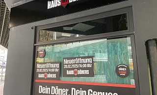 Den Döner gibt es zur Eröffnung im Paderborner Imbiss "Haus des Döners" für nur einen Cent. - Holger Kosbab Den Döner gibt es zur Eröffnung im Paderborner Imbiss "Haus des Döners" für nur einen Cent. - Holger Kosbab