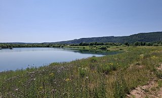 Der Baggersee in Lauenförde soll zum Badesee umgestaltet werden. Dafür muss die Gemeinde nun das Areal kaufen. - Torsten Wegener Der Baggersee in Lauenförde soll zum Badesee umgestaltet werden. Dafür muss die Gemeinde nun das Areal kaufen. - Torsten Wegener