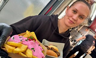Key Schwenke vom Foodtruck "Roastman" mit "Purple Dreams"-Pommes. - Eike J. Horstmann Key Schwenke vom Foodtruck "Roastman" mit "Purple Dreams"-Pommes. - Eike J. Horstmann