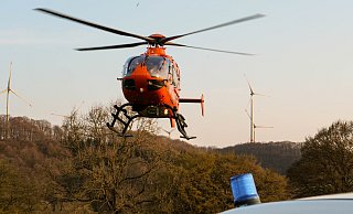 Für den Transport des Schwerverletzten wurde ein Rettungshubschrauber nach Delbrück beordert. (Symbolfoto) - Ralph Meyer Für den Transport des Schwerverletzten wurde ein Rettungshubschrauber nach Delbrück beordert. (Symbolfoto) - Ralph Meyer