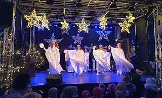 Die Steinhorster Angels präsentieren am Sonntag ab 16 Uhr ihre Gospel-Weihnachtsshow. - DEMAG Die Steinhorster Angels präsentieren am Sonntag ab 16 Uhr ihre Gospel-Weihnachtsshow. - DEMAG