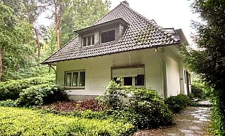 In diesem Haus am Stadtpark ist in der Nacht zu Sonntag gleich an zwei Stellen Feuer ausgebrochen. ?Foto: Patrick Menzel - Patrick Menzel In diesem Haus am Stadtpark ist in der Nacht zu Sonntag gleich an zwei Stellen Feuer ausgebrochen. ?Foto: Patrick Menzel - Patrick Menzel