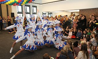 Rosenmontag wurde auch kräftig in Salzkotten gefeiert und das Rathaus gestürmt. - Johannes Büttner Rosenmontag wurde auch kräftig in Salzkotten gefeiert und das Rathaus gestürmt. - Johannes Büttner