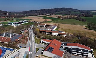 Rödinghauser sind zufrieden mit dem Bildungsangebot in Rödinghausen. Dazu gehören auch die Gesamtschule sowie die Grundschule am Wiehen, die auf diesem Archivfoto zu sehen sind. - Gerald Dunkel (Archivfoto) Rödinghauser sind zufrieden mit dem Bildungsangebot in Rödinghausen. Dazu gehören auch die Gesamtschule sowie die Grundschule am Wiehen, die auf diesem Archivfoto zu sehen sind. - Gerald Dunkel (Archivfoto)