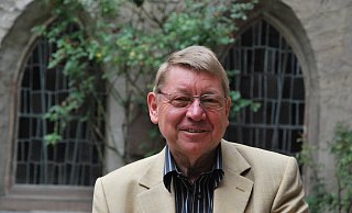 Bernd Huesmann, ehemaliger Schulleiter des Gymnasium Marianum. - Sigurd Gringel Bernd Huesmann, ehemaliger Schulleiter des Gymnasium Marianum. - Sigurd Gringel