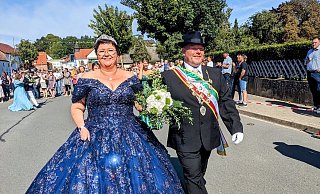Bernd und Manuela Rottländer sind die stolzen Regenten im Jubiläumsjahr der Schützengilde in Beller. - Burkhard Battran Bernd und Manuela Rottländer sind die stolzen Regenten im Jubiläumsjahr der Schützengilde in Beller. - Burkhard Battran