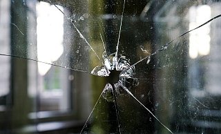 Der Mann, der die Scheibe eingeworfen hat, wollte nicht einbrechen – er hatte einen ganz anderen Grund. - (Symbolbild): Pixabay Der Mann, der die Scheibe eingeworfen hat, wollte nicht einbrechen – er hatte einen ganz anderen Grund. - (Symbolbild): Pixabay