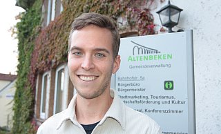 Matthias Ziegert ist seit August als Schulsozialarbeiter bei der Gemeinde angestellt. Halbtags ist er für die drei Grundschulstandorte in Altenbeken, Schwaney und Buke zuständig. - Uwe Müller Matthias Ziegert ist seit August als Schulsozialarbeiter bei der Gemeinde angestellt. Halbtags ist er für die drei Grundschulstandorte in Altenbeken, Schwaney und Buke zuständig. - Uwe Müller