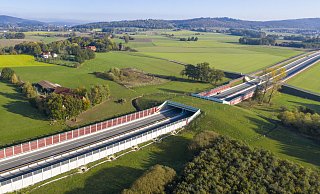Die neue A 33-Trasse: So wie hier bei Borgholzhausen sollen Grünbrücken Tieren das Überqueren der Fahrbahn ermöglichen. - Ulrich Fälker Die neue A 33-Trasse: So wie hier bei Borgholzhausen sollen Grünbrücken Tieren das Überqueren der Fahrbahn ermöglichen. - Ulrich Fälker