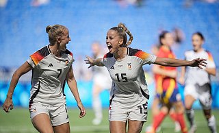 Wollen auch bei der EM jubeln: Lea Schüller und Giulia Gwinn - Laurent Cipriani/AP/dpa Wollen auch bei der EM jubeln: Lea Schüller und Giulia Gwinn - Laurent Cipriani/AP/dpa