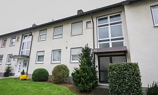 Dieses Mehrfamilienhaus in Bielefeld-Brake konnte kurz vor Weihnachten im Bielefelder Amtsgericht ersteigert werden. - Oliver Krato Dieses Mehrfamilienhaus in Bielefeld-Brake konnte kurz vor Weihnachten im Bielefelder Amtsgericht ersteigert werden. - Oliver Krato