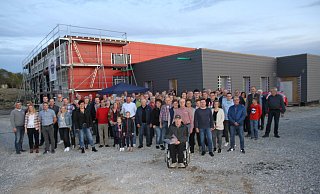 Eine Wehr , ein Team: In Wewelsburg wird das neue Feuerwehrgerätehaus im Teamwork gebaut. Mit der Fertigstellung wird im Spätsommer des nächsten Jahres gerchner. - Johannes Büttner Eine Wehr , ein Team: In Wewelsburg wird das neue Feuerwehrgerätehaus im Teamwork gebaut. Mit der Fertigstellung wird im Spätsommer des nächsten Jahres gerchner. - Johannes Büttner