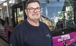 Jörg Hemken, Busfahrer bei den Stadtwerken, streikt, weil die Inflation ihm schwer zu schaffen macht. - Jörg Dieckmann Jörg Hemken, Busfahrer bei den Stadtwerken, streikt, weil die Inflation ihm schwer zu schaffen macht. - Jörg Dieckmann