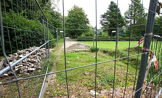 Die Baustelle auf dem Feldmarkfriedhof besteht seit mehr als einem halben Jahr. - Niklas Krämer Die Baustelle auf dem Feldmarkfriedhof besteht seit mehr als einem halben Jahr. - Niklas Krämer