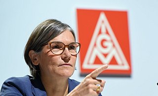 Christiane Benner, Chefin der IG Metall, bei einem Gewerkschaftstag der Industriegewerkschaft. - Arne Dedert/dpa Christiane Benner, Chefin der IG Metall, bei einem Gewerkschaftstag der Industriegewerkschaft. - Arne Dedert/dpa