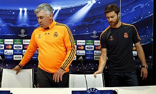 Reals Noch-Trainer Carlo Ancelotti kennt Xabi Alonso noch aus gemeinsamen Zeiten in der spanischen Hauptstadt. - picture alliance / dpa Reals Noch-Trainer Carlo Ancelotti kennt Xabi Alonso noch aus gemeinsamen Zeiten in der spanischen Hauptstadt. - picture alliance / dpa