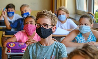 Erleichterung bei vielen: Nach zweieinhalb Wochen wird jetzt die Maskenpflicht zumindest im Unterricht wieder aufgehoben. - Andreas Zobe Erleichterung bei vielen: Nach zweieinhalb Wochen wird jetzt die Maskenpflicht zumindest im Unterricht wieder aufgehoben. - Andreas Zobe