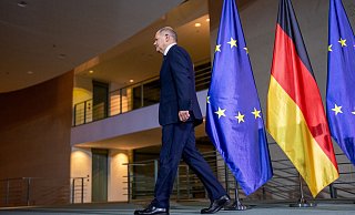 Ampel-Aus in Berlin: Nach einem Pressestatement geht Bundeskanzler Olaf Scholz (SPD). - Michael Kappeler/dpa Ampel-Aus in Berlin: Nach einem Pressestatement geht Bundeskanzler Olaf Scholz (SPD). - Michael Kappeler/dpa