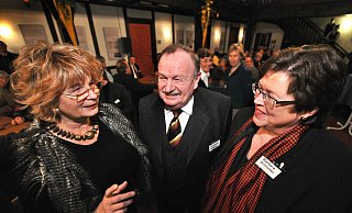Gratulieren konnten sie sich über Jahrzehnte immer wieder gegenseitig - Hannelore Pfaff, Dietrich Kögler und Barbara Schneider (hier vor 10Jahren). - Andreas Frücht Gratulieren konnten sie sich über Jahrzehnte immer wieder gegenseitig - Hannelore Pfaff, Dietrich Kögler und Barbara Schneider (hier vor 10Jahren). - Andreas Frücht