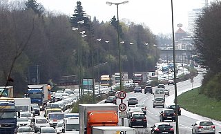 Auf dem Bielefelder OWD gibt es am Donnerstag und Freitag, 5. und 6. Dezember, massive Verkehrsbeeinträchtigungen. - Reimar Ott (Archivbild/Symbolbild) Auf dem Bielefelder OWD gibt es am Donnerstag und Freitag, 5. und 6. Dezember, massive Verkehrsbeeinträchtigungen. - Reimar Ott (Archivbild/Symbolbild)