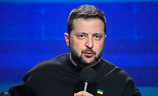 Der ukrainische Präsident Wolodymyr Selenskyj steht innenpolitisch und außenpolitisch unter Druck. - Efrem Lukatsky/AP/dpa Der ukrainische Präsident Wolodymyr Selenskyj steht innenpolitisch und außenpolitisch unter Druck. - Efrem Lukatsky/AP/dpa