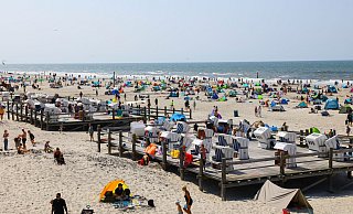 An den Küsten läuft das Sommergeschäft. - Christian Charisius/dpa An den Küsten läuft das Sommergeschäft. - Christian Charisius/dpa