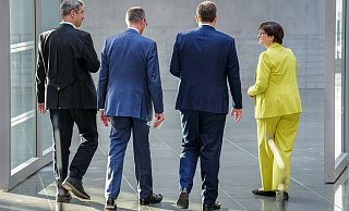 Nach den erfolgreichen Sondierungsgesprächen: Wird aus Markus Söder (v. l.), Friedrich Merz (beide Union) sowie Lars Klingbeil und Saskia Esken (beide SPD) noch eine Regierung? - Kay Nietfeld/dpa Nach den erfolgreichen Sondierungsgesprächen: Wird aus Markus Söder (v. l.), Friedrich Merz (beide Union) sowie Lars Klingbeil und Saskia Esken (beide SPD) noch eine Regierung? - Kay Nietfeld/dpa