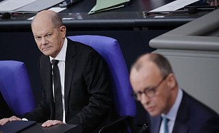 Kanzler Scholz kritisiert CDU-Chef Merz scharf in Migrationspolitik. (Archivbild) - Kay Nietfeld/dpa Kanzler Scholz kritisiert CDU-Chef Merz scharf in Migrationspolitik. (Archivbild) - Kay Nietfeld/dpa