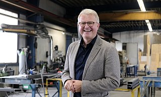 Der Mittelstand und das Handwerk liegen ihm am Herzen. Frank Schäffler ist zu Besuch bei der Bauschlosserei Grewing in Lübbecke. - Heike von Schulz Der Mittelstand und das Handwerk liegen ihm am Herzen. Frank Schäffler ist zu Besuch bei der Bauschlosserei Grewing in Lübbecke. - Heike von Schulz