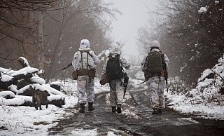 Ukrainische Soldaten in Katerinivka. - Foto: Andriy Dubchak/AP/dpa Ukrainische Soldaten in Katerinivka. - Foto: Andriy Dubchak/AP/dpa
