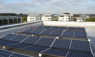 Eine der Maßnahmen im Rahmen des Klimaschutzkonzeptes ist die Installation von Solaranlagen am Verwaltungsstandort Hoppenhof. - Stadt Paderborn/Marie Grevel Eine der Maßnahmen im Rahmen des Klimaschutzkonzeptes ist die Installation von Solaranlagen am Verwaltungsstandort Hoppenhof. - Stadt Paderborn/Marie Grevel