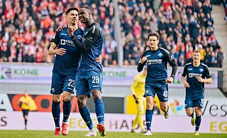 Raphael Obermaier (l.) und Ilyas Ansah bejubeln das zwischenzeitliche 2:0 für den SC Paderborn. - BESIM MAZHIQI Raphael Obermaier (l.) und Ilyas Ansah bejubeln das zwischenzeitliche 2:0 für den SC Paderborn. - BESIM MAZHIQI