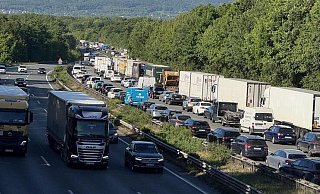 Der Unfall auf der A2 führte zu großen Staus auf der Autobahn und zum Teil auch im Bielefelder Stadtverkehr. - Mike-Dennis Müller Der Unfall auf der A2 führte zu großen Staus auf der Autobahn und zum Teil auch im Bielefelder Stadtverkehr. - Mike-Dennis Müller