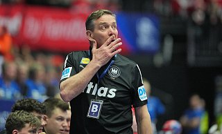 Für Bundestrainer Alfred Gislason geht die Handball-WM jetzt erst richtig los. - Sören Stache/dpa Für Bundestrainer Alfred Gislason geht die Handball-WM jetzt erst richtig los. - Sören Stache/dpa