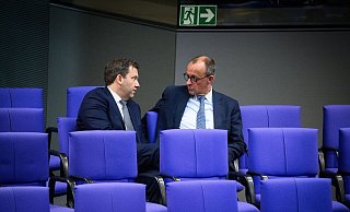 Nach der Finanzeinigung mit den Grünen beginnt für die Koalitionsverhandler das Ringen um die Details: SPD-Fraktionschef Klingbeil und Unionsfraktionschef Merz. - Bernd von Jutrczenka/dpa Nach der Finanzeinigung mit den Grünen beginnt für die Koalitionsverhandler das Ringen um die Details: SPD-Fraktionschef Klingbeil und Unionsfraktionschef Merz. - Bernd von Jutrczenka/dpa