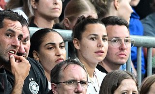 Bisher nur Zuschauerin bei den DFB-Frauen: Lena Oberdorf - Carmen Jaspersen/dpa Bisher nur Zuschauerin bei den DFB-Frauen: Lena Oberdorf - Carmen Jaspersen/dpa