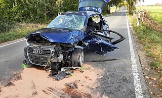Die Fahrerin eines Audi wurde bei einem Unfall bei Borgentreich schwer verletzt. - Dieter Scholz Die Fahrerin eines Audi wurde bei einem Unfall bei Borgentreich schwer verletzt. - Dieter Scholz