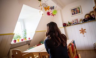 14 Familienzimmer gibt es im Frauenhaus Paderborn. Viel zu wenig: 136 Frauen mussten im vergangenen Jahr abgewiesen werden. - picture alliance / dpa 14 Familienzimmer gibt es im Frauenhaus Paderborn. Viel zu wenig: 136 Frauen mussten im vergangenen Jahr abgewiesen werden. - picture alliance / dpa