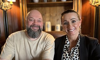 Die Gütersloher Rafael Kucharski und Kathrin Dudding haben sich bei den Dreharbeiten für die TV-Show "Mein Lokal, dein Lokal" kennengelernt. - Lena Vanessa Bleck Die Gütersloher Rafael Kucharski und Kathrin Dudding haben sich bei den Dreharbeiten für die TV-Show "Mein Lokal, dein Lokal" kennengelernt. - Lena Vanessa Bleck