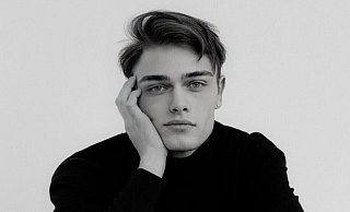 Martin Wieser-Kloss studiert in Berlin Schauspiel und hat seine erste große Filmrolle schon während seines Studiums bekommen. - Lorenz Litzinger Martin Wieser-Kloss studiert in Berlin Schauspiel und hat seine erste große Filmrolle schon während seines Studiums bekommen. - Lorenz Litzinger