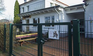 Noch sind die Tore in der Kita Sonnenstrahl geschlossen. Die Sanierungsarbeiten nach dem Brand dauern länger als geplant. - Kirchenkreis Lübbecke/Alexander Kröger Noch sind die Tore in der Kita Sonnenstrahl geschlossen. Die Sanierungsarbeiten nach dem Brand dauern länger als geplant. - Kirchenkreis Lübbecke/Alexander Kröger