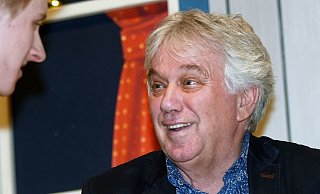 „Ich habe schon öfter Plätzchen ausgestochen und verziert", sagt Rolf Zuckowski. Das Backen überlässt er dagegen seiner Familie. - Barbara Franke „Ich habe schon öfter Plätzchen ausgestochen und verziert", sagt Rolf Zuckowski. Das Backen überlässt er dagegen seiner Familie. - Barbara Franke