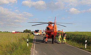 Der Unfall erreignete sich auf der K64 bei Kollerbeck. Der Verunglückte wurde mit einem Rettungshubschrauber ins Krankenhaus gebracht. - Polizei Höxter Der Unfall erreignete sich auf der K64 bei Kollerbeck. Der Verunglückte wurde mit einem Rettungshubschrauber ins Krankenhaus gebracht. - Polizei Höxter