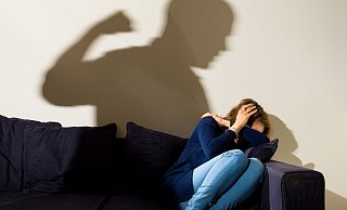 Im Bereich der häuslichen Gewalt gibt es eine hohe Dunkelziffer. Viele Opfer zeigen die Täter nicht an. - picture alliance / empics Im Bereich der häuslichen Gewalt gibt es eine hohe Dunkelziffer. Viele Opfer zeigen die Täter nicht an. - picture alliance / empics