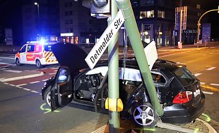Heftiger Zusammenstoß auf der Detmolder Straße. - Charlotte Mahncke Heftiger Zusammenstoß auf der Detmolder Straße. - Charlotte Mahncke