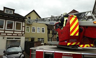 Der Brand brach im Dachgeschoss des Hauses aus. - Michaela Bast Der Brand brach im Dachgeschoss des Hauses aus. - Michaela Bast
